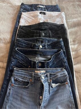 Mixed Women’s Jeans Bundle - Multiple Colors